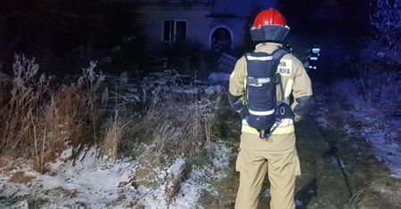Pożar w budynku mieszkalnym i poszkodowana osoba – gmina Kunów
