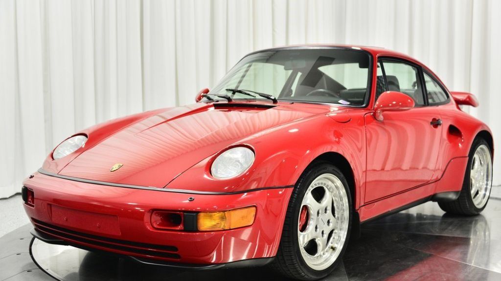 Spłaszczony przód i wzmocniony silnik stanowią  o wyjątkowości wersji Flachbau.