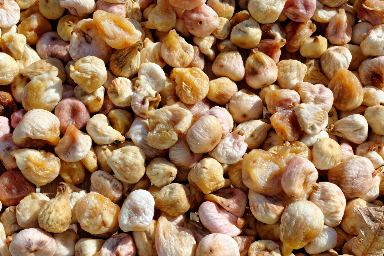 Wystarczy jeść 2-3 sztuki dziennie. Wyczyszczą złogi z jelit, wzmocnią zęby i kości