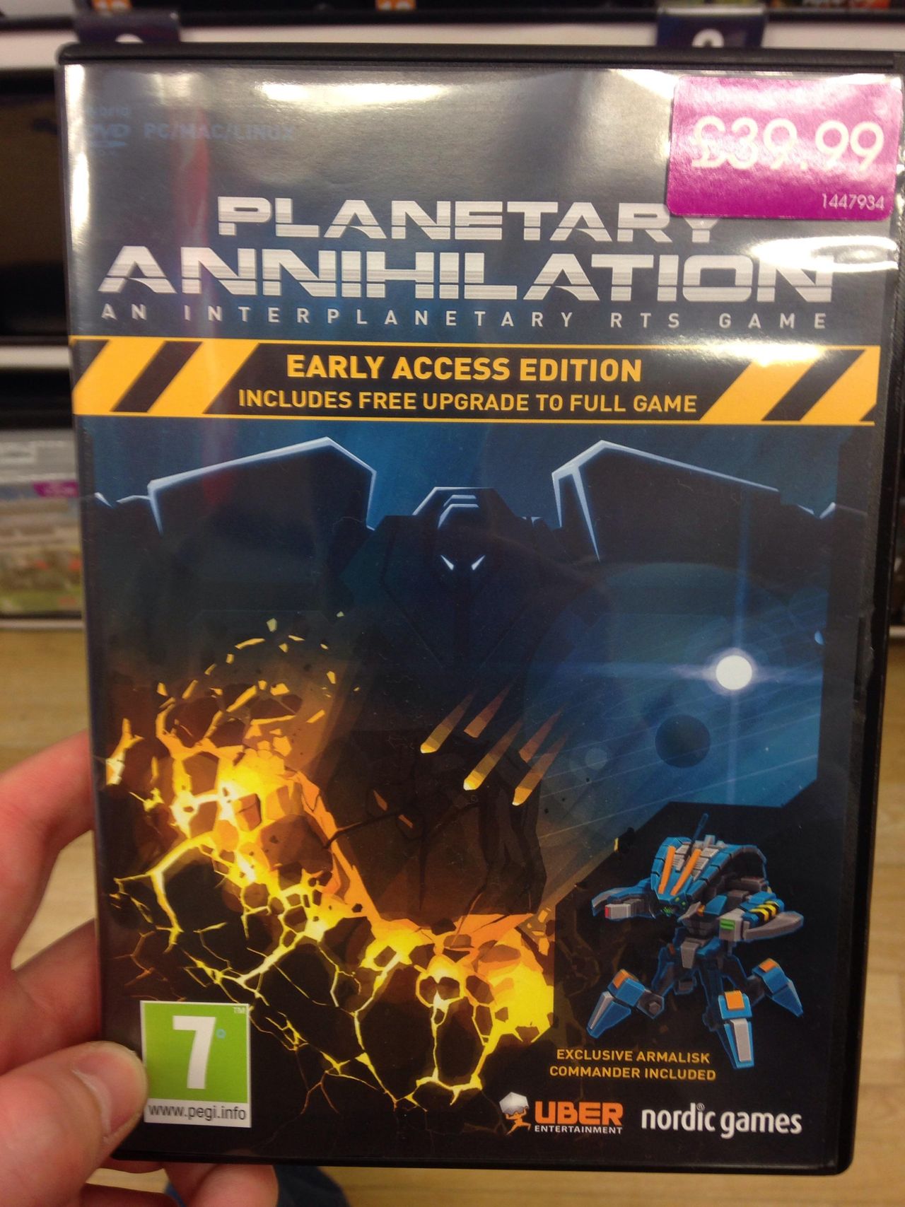 Planetary Annihilation można już kupić w pudełku. To nic, że gra nie jest jeszcze skończona