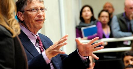 Bill Gates: podatek od pracy robotów sfinansuje pomoc społeczną. A jeśli i ona zostanie zrobotyzowana?