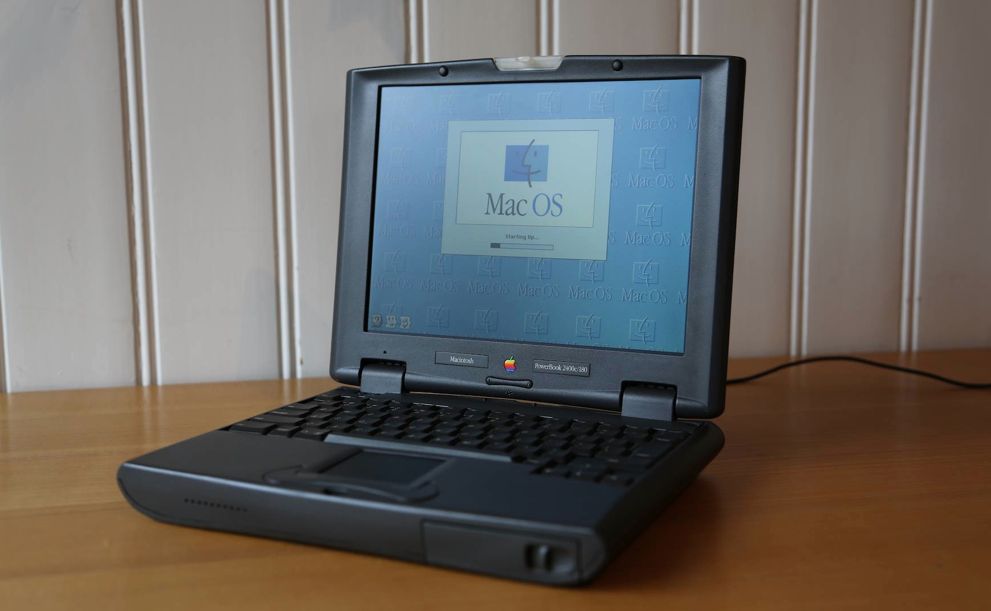 PowerBook 2400 – PowerBook z wąsami