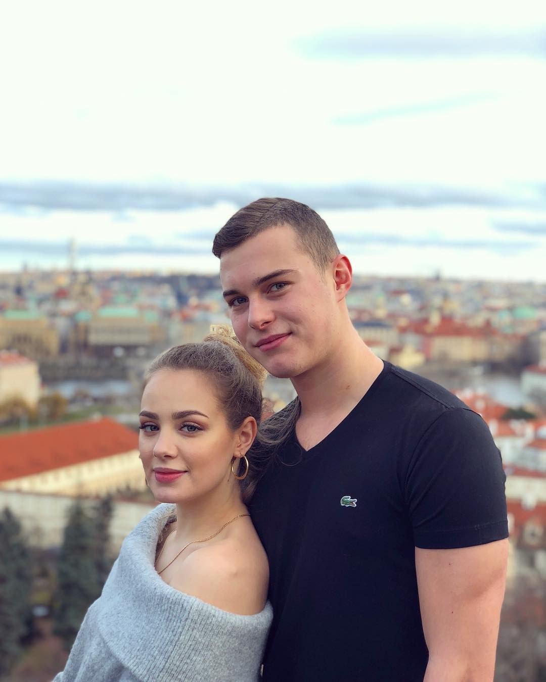 Adam Zdrójkowski z Wiktorią Gosiewska w Pradze