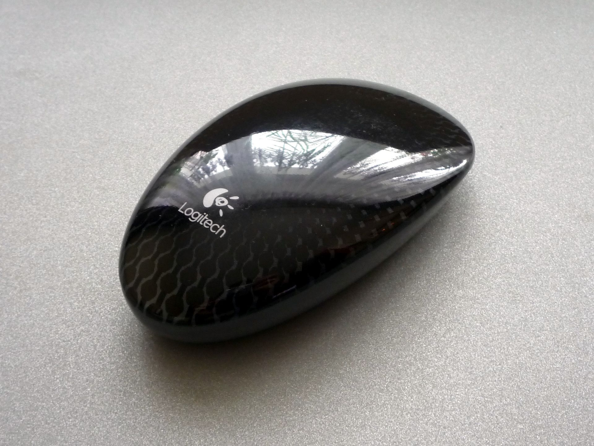 Logitech M600 – stylowa, dotykowa, ale czy wygodna? [test] 3