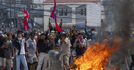 Demonstracje w Nepalu po zakazie platform społecznościowych. Są ofiary