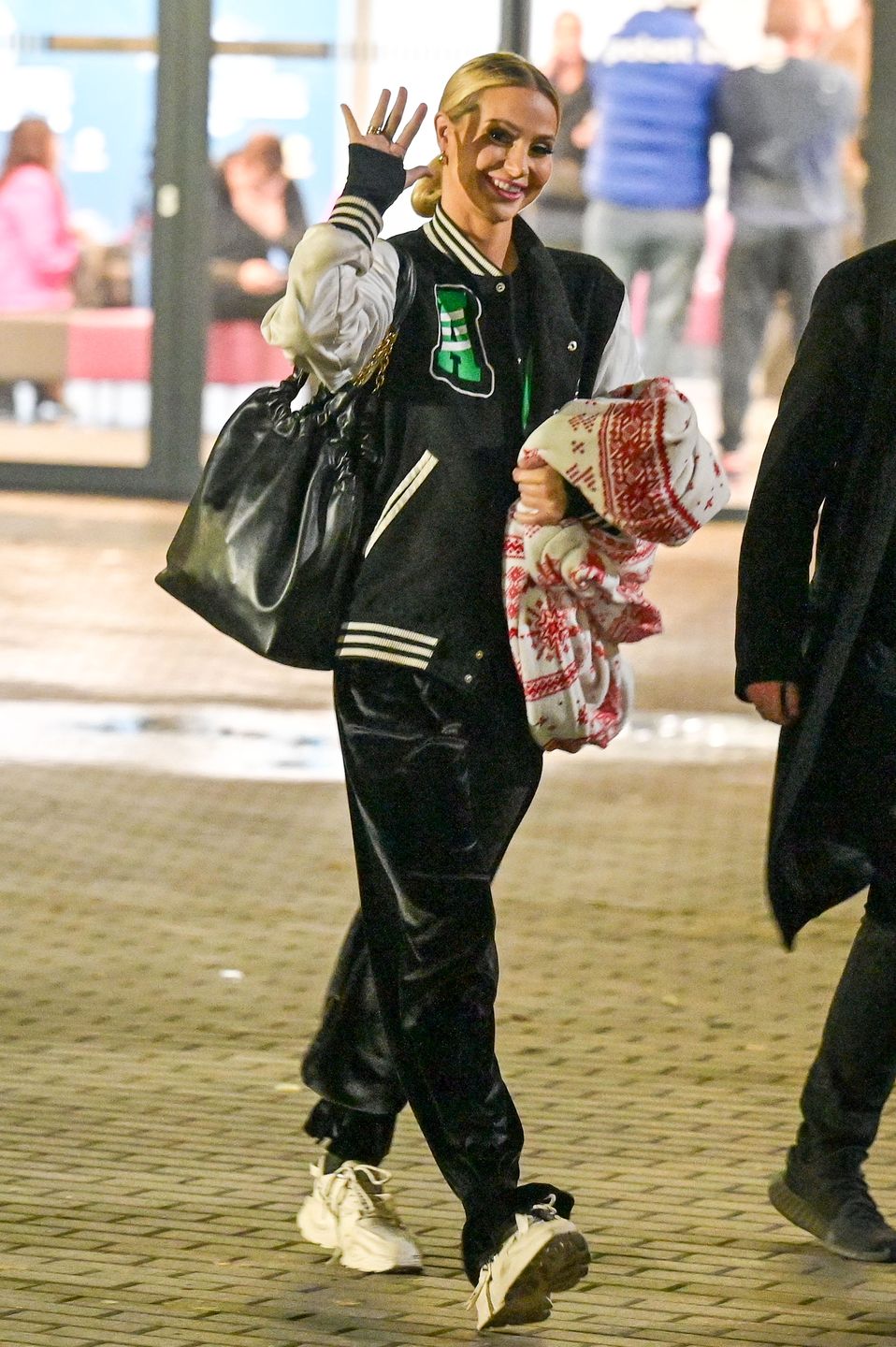 Gwiazdy pospiesznie opuszczają studio "TzG"