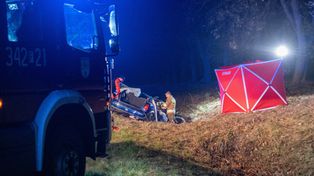 Tragedia o 1 w nocy. Renault zderzyło się z dwoma BMW
