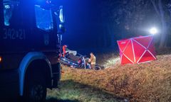 Tragedia o 1 w nocy. Renault zderzyło się z dwoma BMW