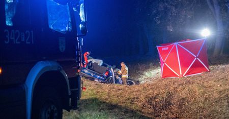 Tragedia o 1 w nocy. Renault zderzyło się z dwoma BMW