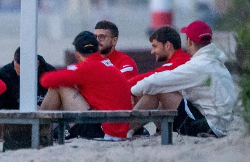 Reprezentacja Polski wraca do ojczyzny i relaksuje się na sopockiej plaży