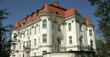 Leśnica zaprasza na Noc Świętojańską. Rodzinne święto z muzyką, wiankami i rękodziełem