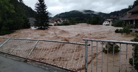 Powódź w Słowenii. Z Lublina wyruszył pierwszy transport PCK z pomocą humanitarną. Ty też możesz pomóc