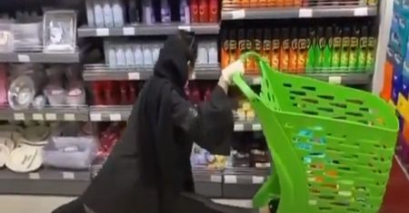"Wyzwanie szpagat" zachwyciło Iranki i oburzyło władze