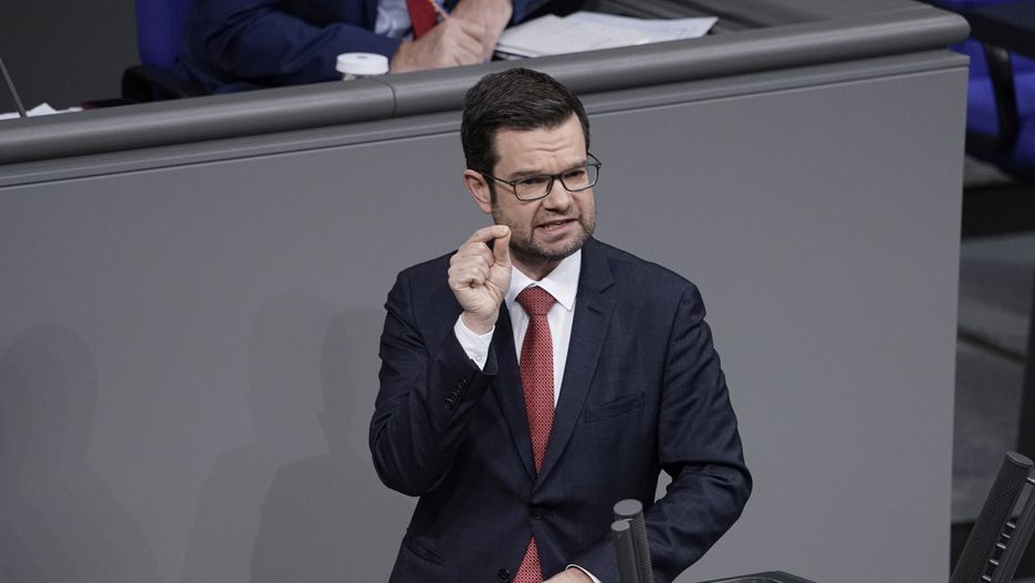 Germany: Plenary session in the Bundestag
Germany: Plenary session in the Bundestag in Berlin, Nov. 18, 2021. +++ Aktuell,18.11.2021 Berlin, Dr. Marco Buschmann von der Partei FDP im Portrait bei seiner Rede bei der 3. Sitzung des Deutschen Bundestag in Berlin,Image: 643767029, License: Rights-managed, Restrictions: , Model Release: no, Credit line: FlashPic / ddp images / Forum
FlashPic / ddp images / Forum
18.11.2021, 3.Sitzung, Berlin, Bundestagsdebatte, Debatte, Deutscher Bundestag, Dr. Marco Buschmann, Einzelbild, FDP, Hohes Haus, MdB, Portraet, Portrait, Regierung, Reichstag, Sitzung, xxusanews