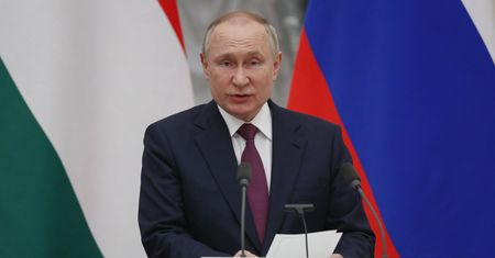 Rosjanie o rozmowie z Orbanem. Putin również neguje masakrę w Buczy