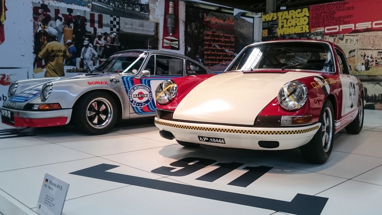 Porsche 911 S Racing 1968. Silnik jak w 906, prędkość sporo niższa – 225km/h