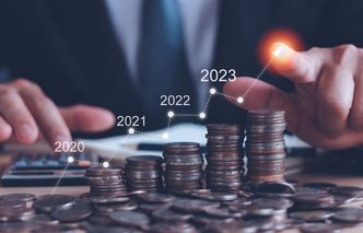 Dlaczego warto śledzić zarobki w branży? To klucz do lepszej przyszłości zawodowej