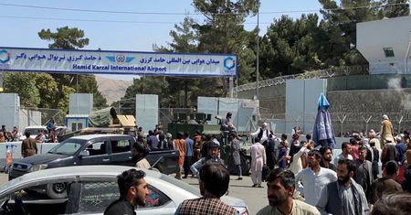 Afganistan. Strzały w Kabulu. Są zabici. Dantejskie sceny na lotnisku