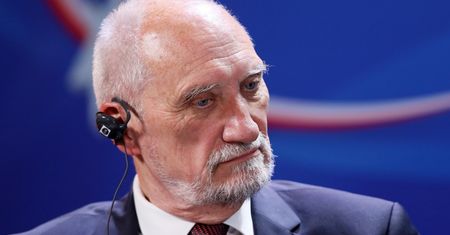 "Król jest nagi". Macierewicz ukrył fakty ws. katastrofy smoleńskiej?