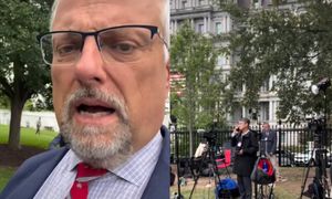 Marcin Wrona zaskoczony w Białym Domu. "Tłumy"