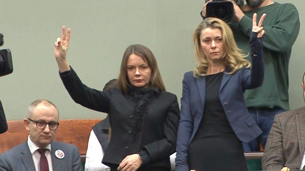 Agent Tomek pogrąża Wąsika i Kamińskiego. Jest odpowiedź Romy Wąsik  
FiPAK / Forum
POLAND;POLSKA