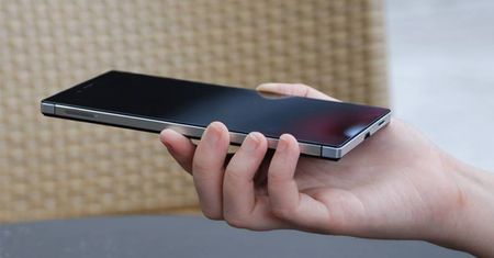 Oto kolejny idealny smartfon do selfie. iOcean X8 ma przednią kamerkę z autofocusem