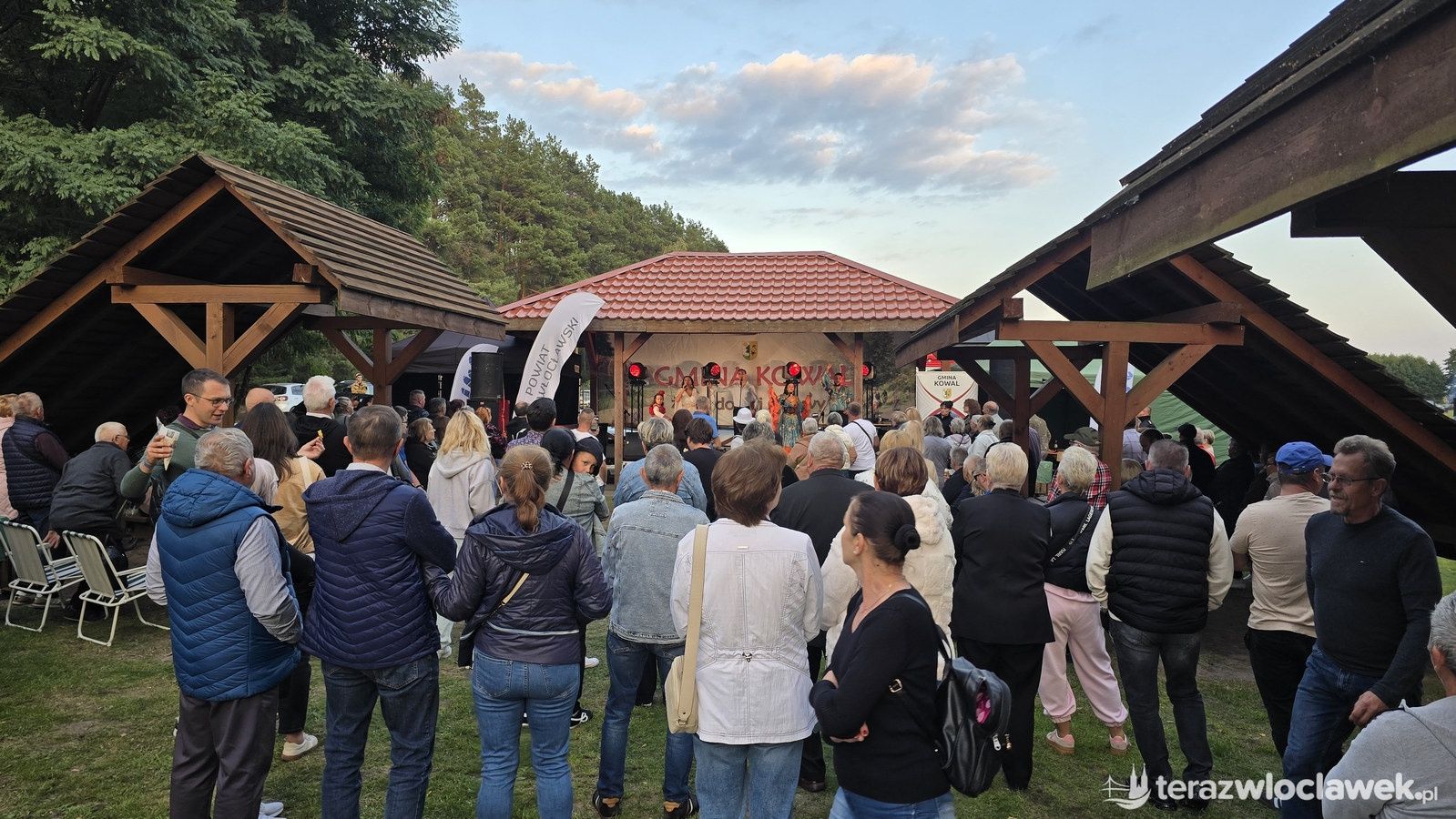 Piknik charytatywny nad jeziorem Lubiechowskim