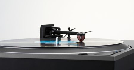 Technics z nowym gramofonem. Audiofilski standard w klasie entry-level