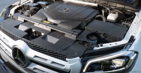 Mercedes Klasy X wreszcie z porządnym silnikiem. Ma też stały napęd na cztery koła