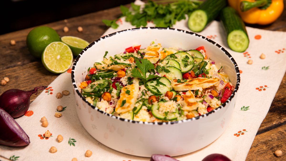 Sałatka z kuskusem i halloumi