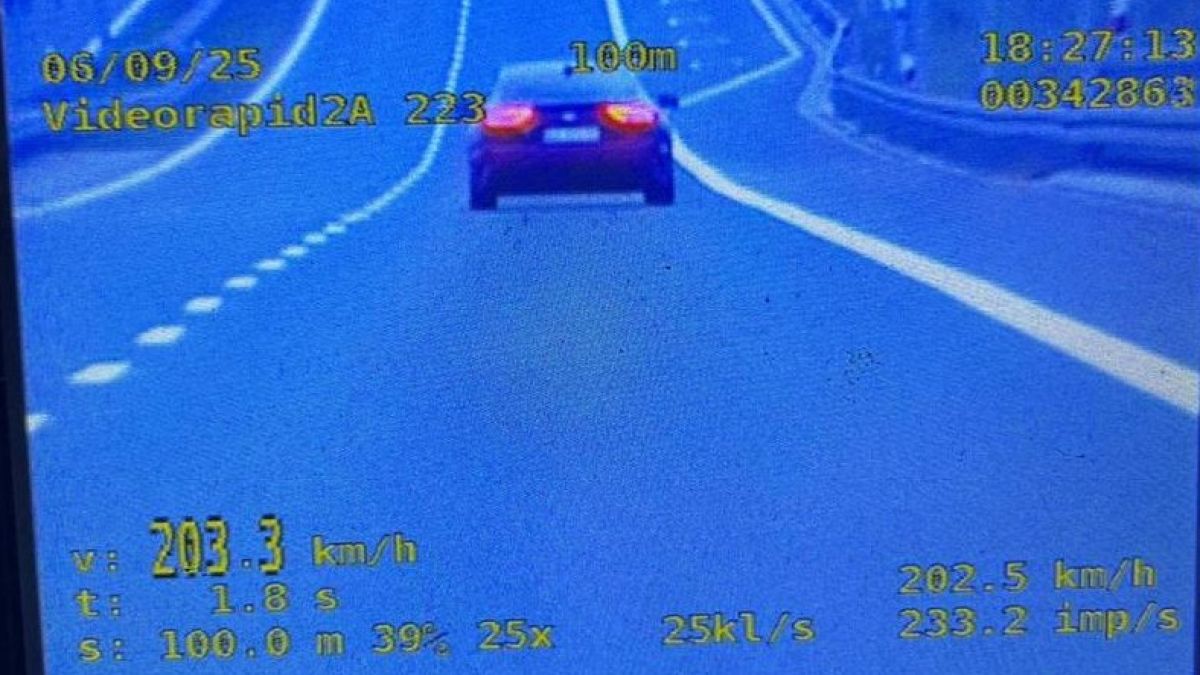 Kierowca pędził z prędkością  203 km/h