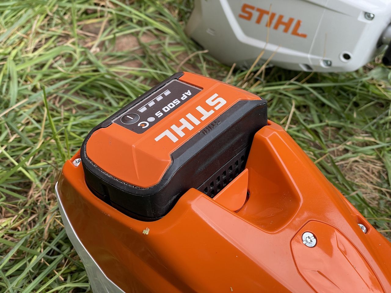 Niewielki rozmiar i duża wydajność - to akumulatory Stihl AP 500 S