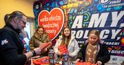 Bydgoszcz: W niedzielę 34. Finał WOŚP. Wolontariusze odbierają identyfikatory, wystartowały pierwsze aukcje