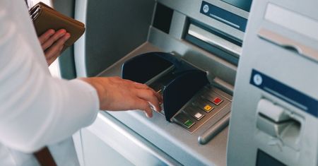 Przerwy techniczne w bankach! Lepiej wypłać pieniądze