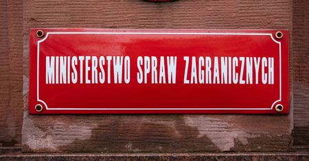 "Karygodne i niedopuszczalne". MSZ reaguje ws. skandalu w Sejmie