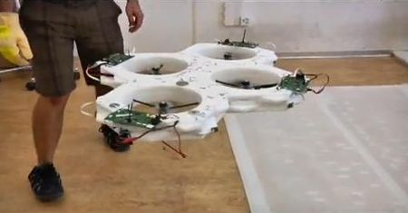 Modularny quadrokopter prawie jak Transformer [wideo]