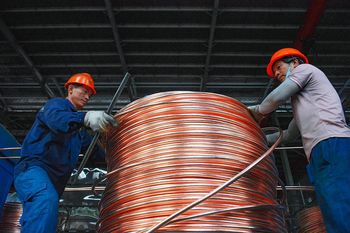 Chińczycy chcą stworzyć miedziowe imperium. Liczą na miliardy dolarów