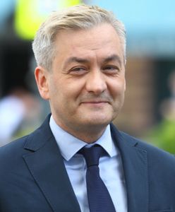 "Dziaderskie na maksa". Biedroń reaguje na słowa Tuska ws. związków partnerskich