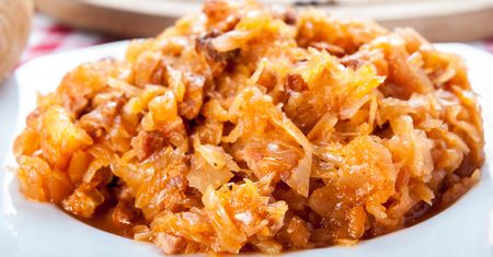 Nawet doświadczeni kucharze nie mają pewności. Jak długo gotować bigos?