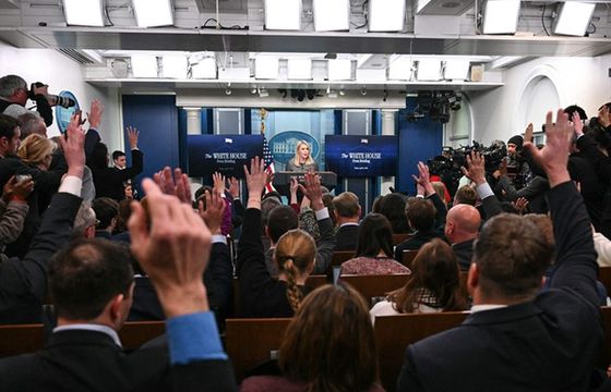 Coraz mniej korespondentów zagranicznych. Czy powodem są tylko oszczędności?