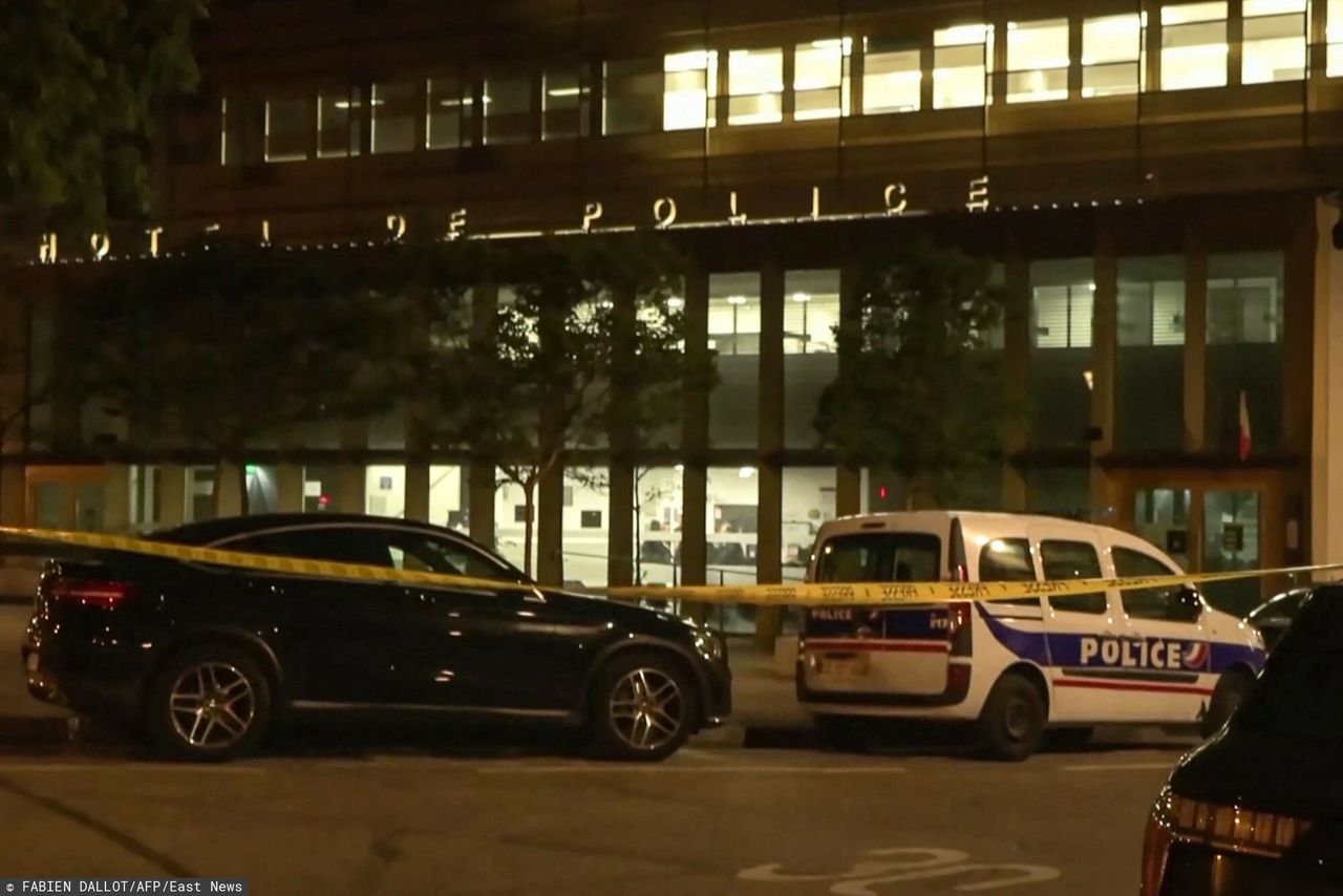 A man shot and seriously wounded two police officers at a police station in Paris.
