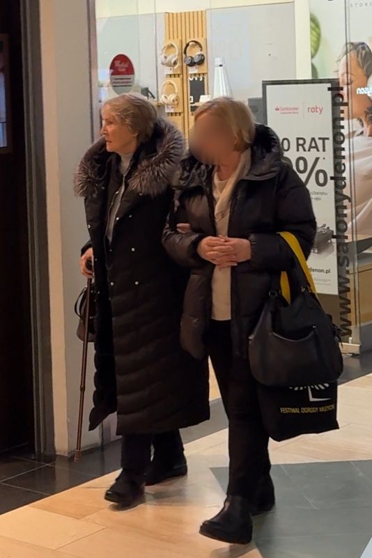 Dawno niewidziana Irena Santor "przyłapana" na zakupach