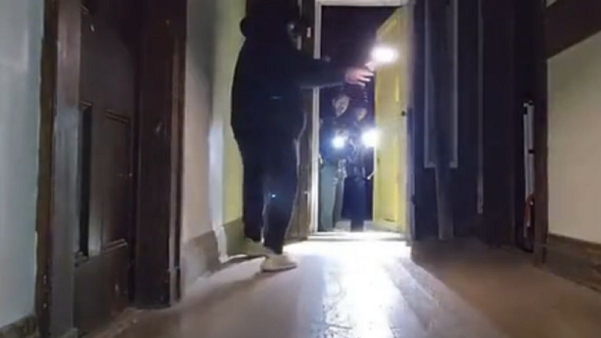 TikToker został zaskoczony przez policję.