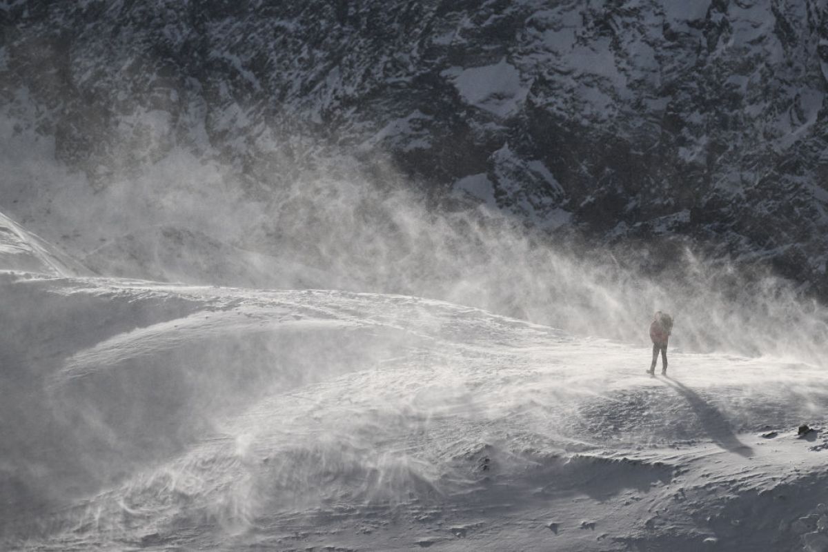 Niebezpiecznie w górach. TOPR ostrzega. Trzeci stopień zagrożenia lawinowego