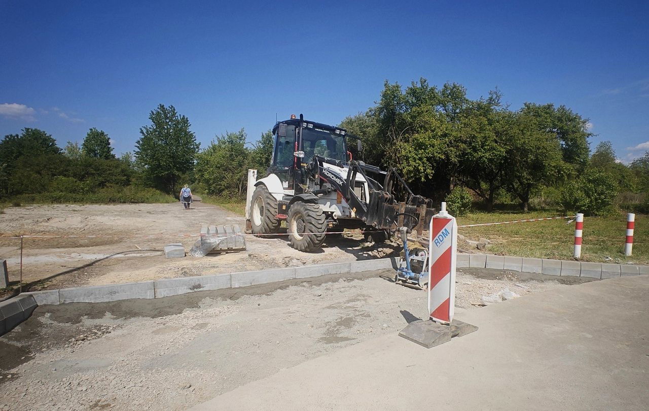 Tarnobrzeg. Ulica Kajmowska to nowy wyjazd znad Jeziora Tarnobrzeskiego. Zamontowano kamery, zmieni się organizacja ruchu