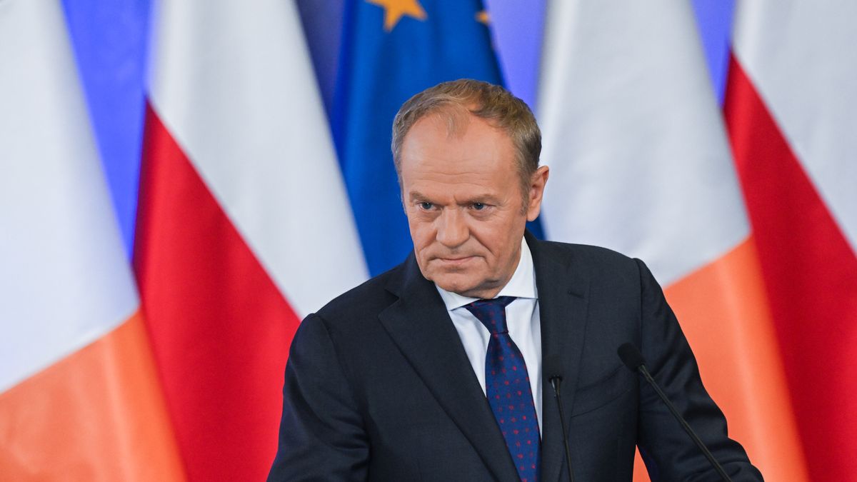 WARSAW, POLAND - MARCH 31: Poland's Prime Minister, Donald Tusk and Ireland's Prime Minister, Micheál Martin (not seen) deliver a press conference after a bilateral meeting at the Chancellery on March 31, 2026 in Warsaw, Poland. As Ireland prepares to assume the Presidency of the Council of the European Union from July 1, 2026, the heads of state and government discussed security in Europe, strengthening the competitiveness of the European Union economy and the war in the Middle East. (Photo by Omar Marques/Getty Images)