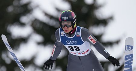 Konkurs skoków wczesnym rankiem. Tak zareagował reprezentant Polski