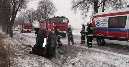 Trzy poważne zdarzenia drogowe w powiecie opatowskim