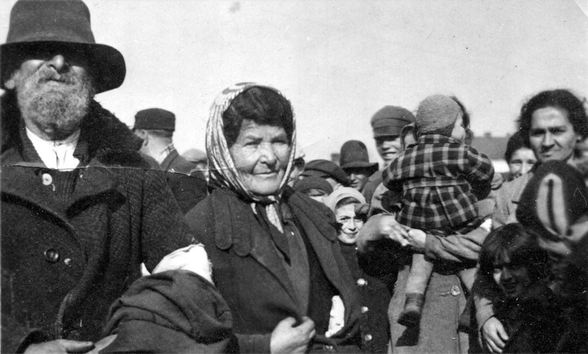 Konin: Żydzi na stracenie pędzeni przez hitlerowców. Jedyne takie zdjęcie
