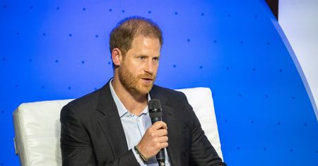 Książę Harry podpadł Brytyjczykom. To przez ogromne pieniądze?